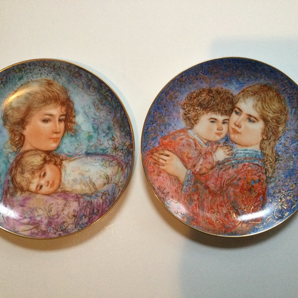 2 Edna Hibel Mother's day plates "Abby and Lisa" "Erica and Jamie" 22k gold